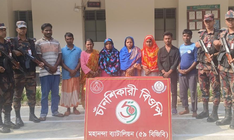 BSF pushes 30 people into Bangladesh 