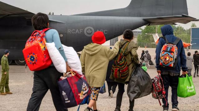 More people leave homes in Canada as huge wildfires spread