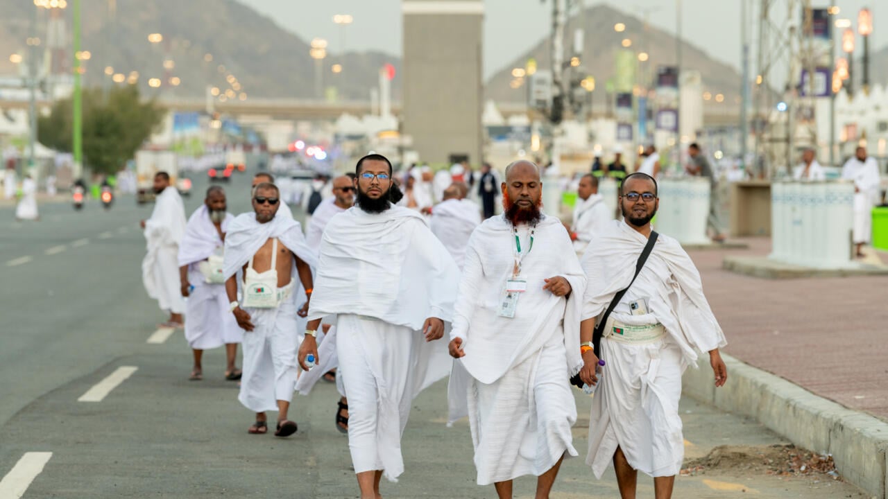 Muslim pilgrims 'stone the devil' as hajj concludes in Saudi