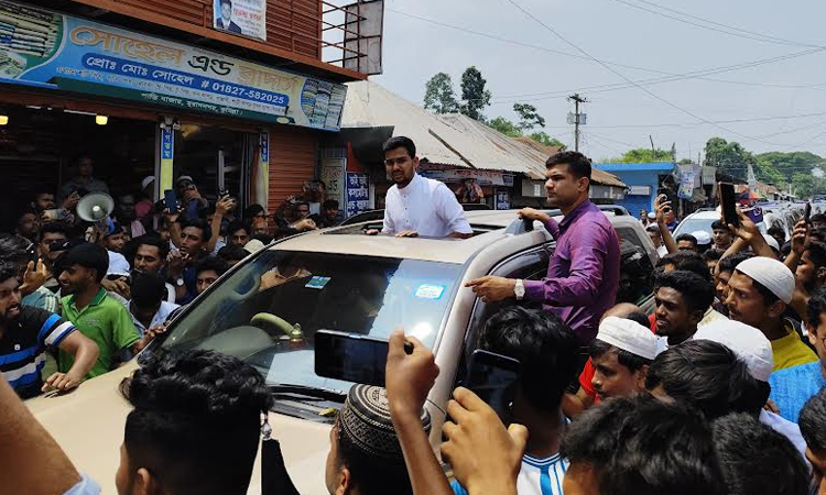 Asif Mahmud shares Eid joy with Muradnagar residents