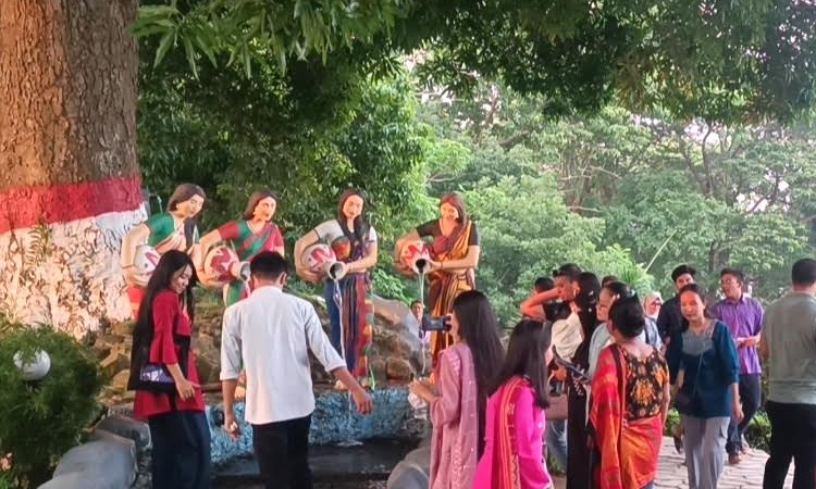 Rangamati hill dist. draws massive tourists during Eid holidays