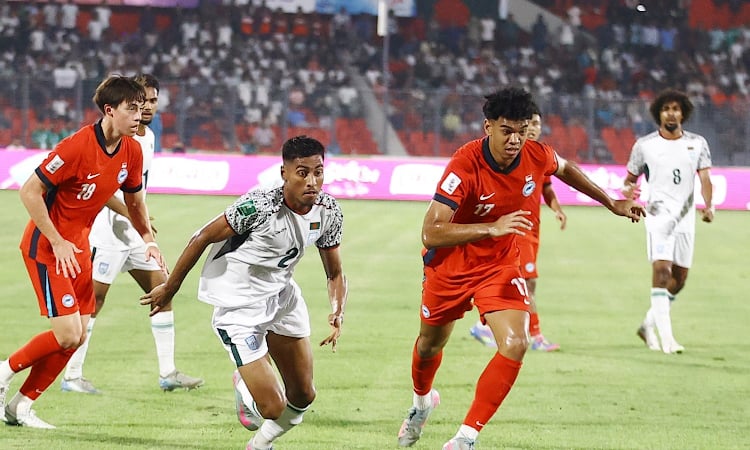 Bangladesh go down fighting 2-1 to Singapore