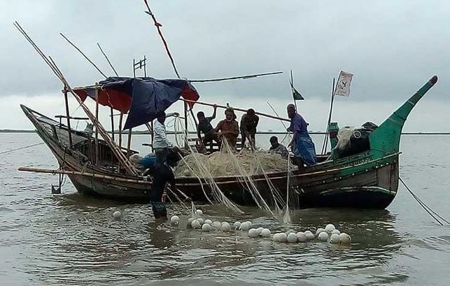 Fishing in Bay resumes after 2-month halt
