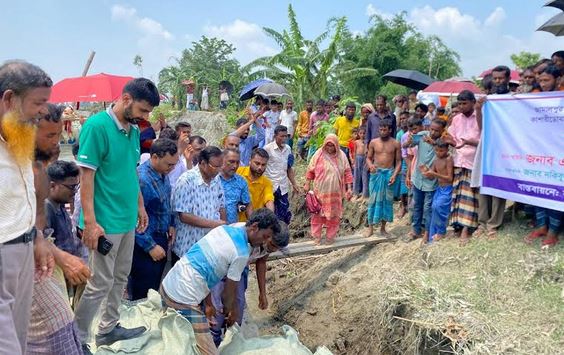 Dumping to prevent river erosion begins in Jamalpur