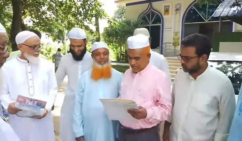 BNP distributes 31-point leaflets in city's Demra area