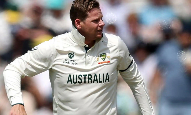 Australia's Smith dislocates finger in WTC final