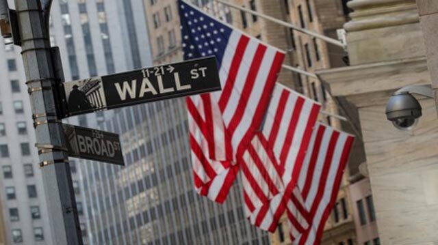US stocks fall as investors pare risk on Middle East clash
