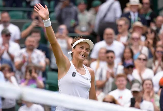 Rybakina dumped out of Queen's by qualifier Maria