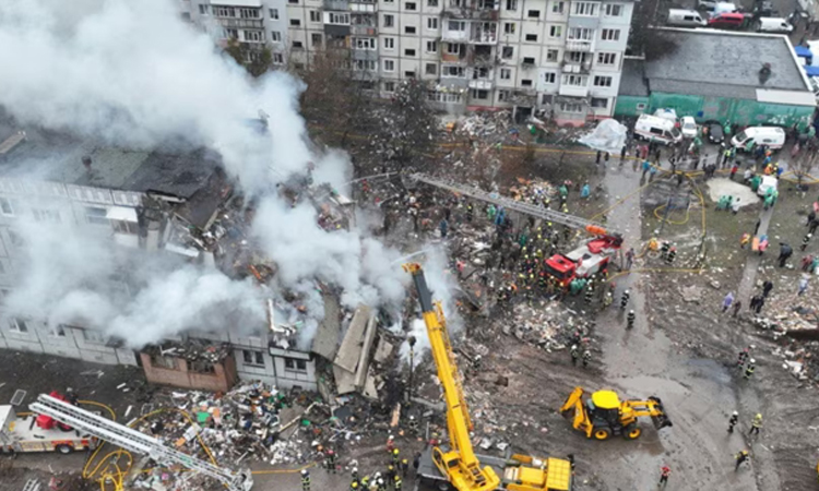 American killed, 16 injured in Russian air attack on Kyiv