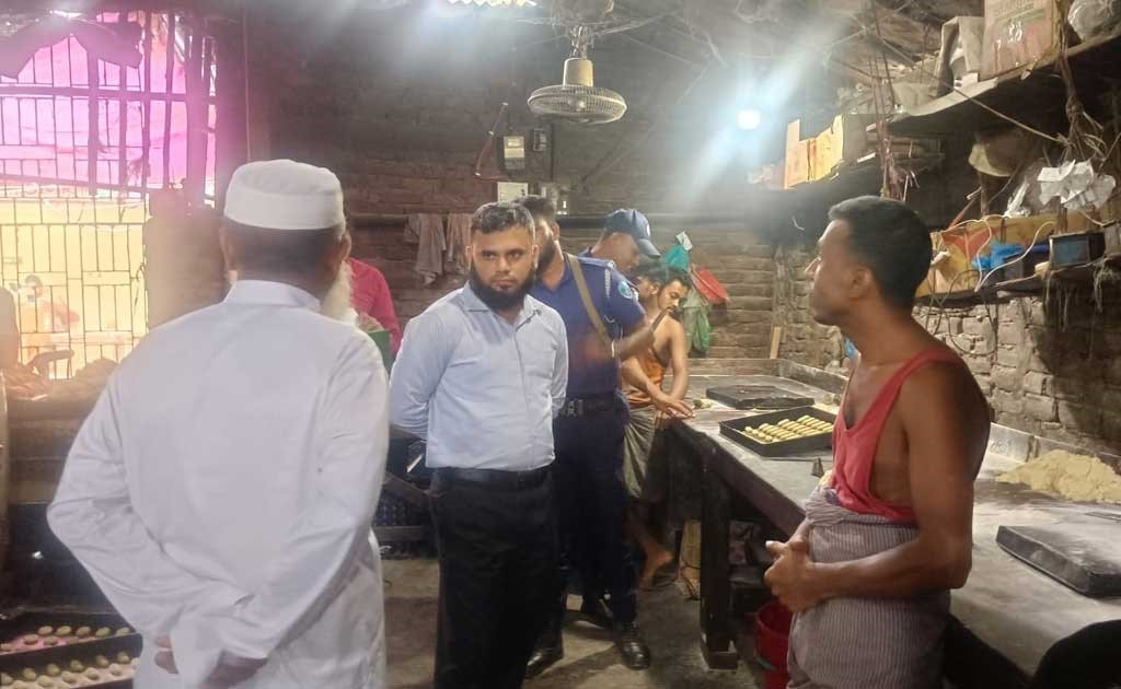 Three commercial establishments fined Tk 1.75 lakh in Fatikchhari 