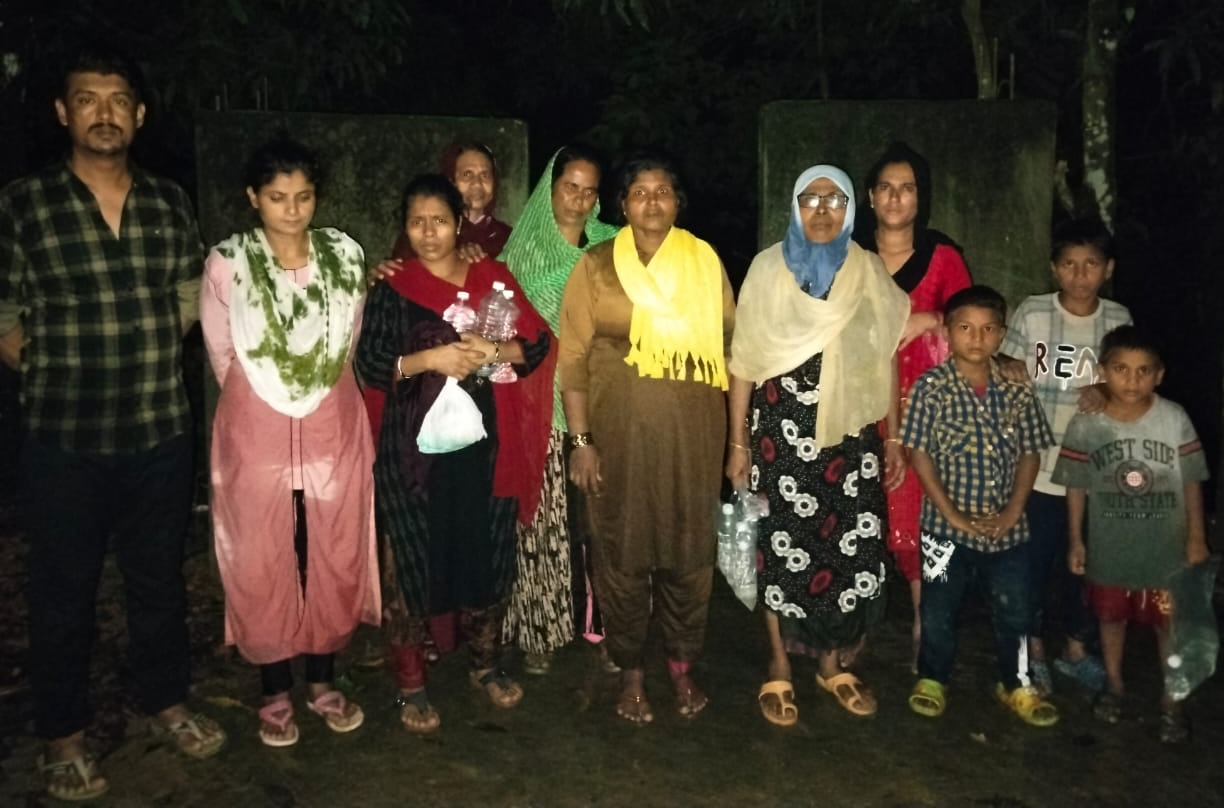 BSF pushes 11 people into Bangladesh