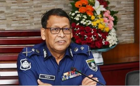 IGP visits bullet wounded cops at DMCH