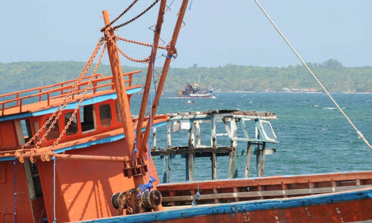 Philippine Navy seizes $175 million meth haul at sea