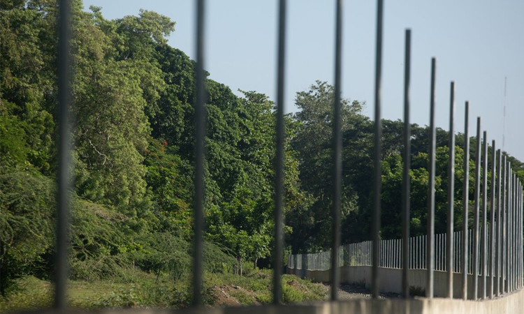 Dominican Republic begins expanding Haiti border wall