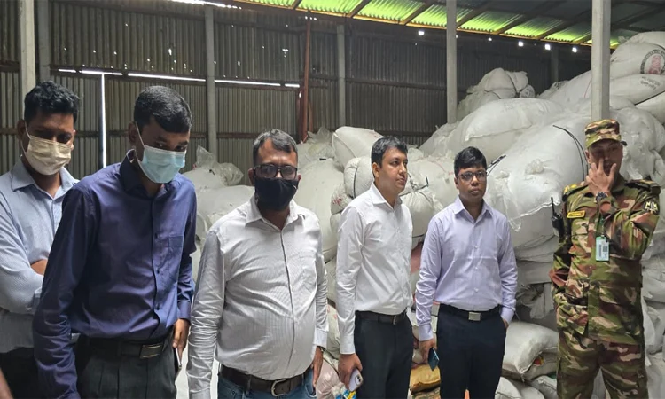 Govt takes tough stance against polythene production