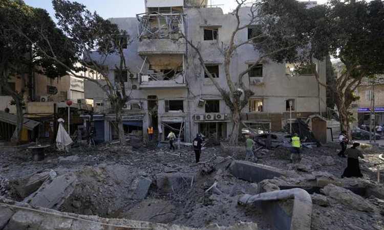 11 hurt, building hit in Israel after Iran missiles: rescue services, TV