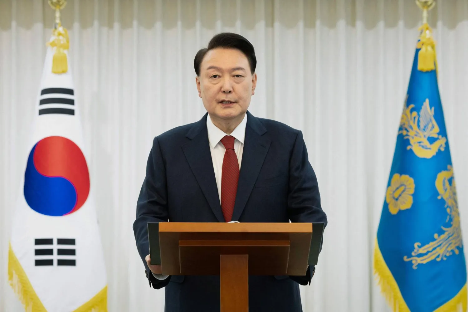 South Korea investigators seek to arrest former president Yoon