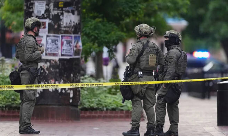 Suspect in US fire attack on Jewish protest faces new hate crime charges