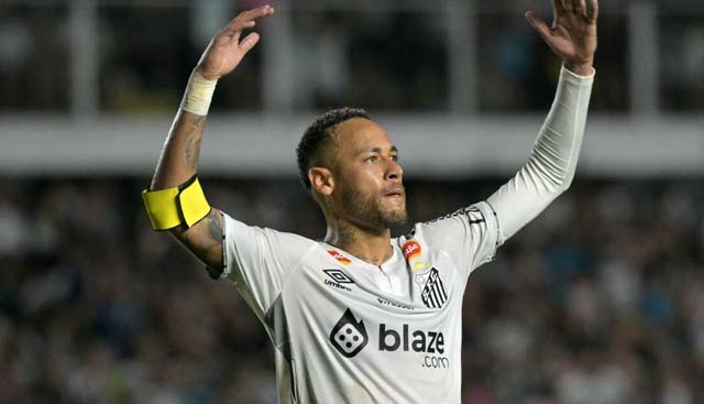 Brazil coach tells Neymar to prepare well for World Cup