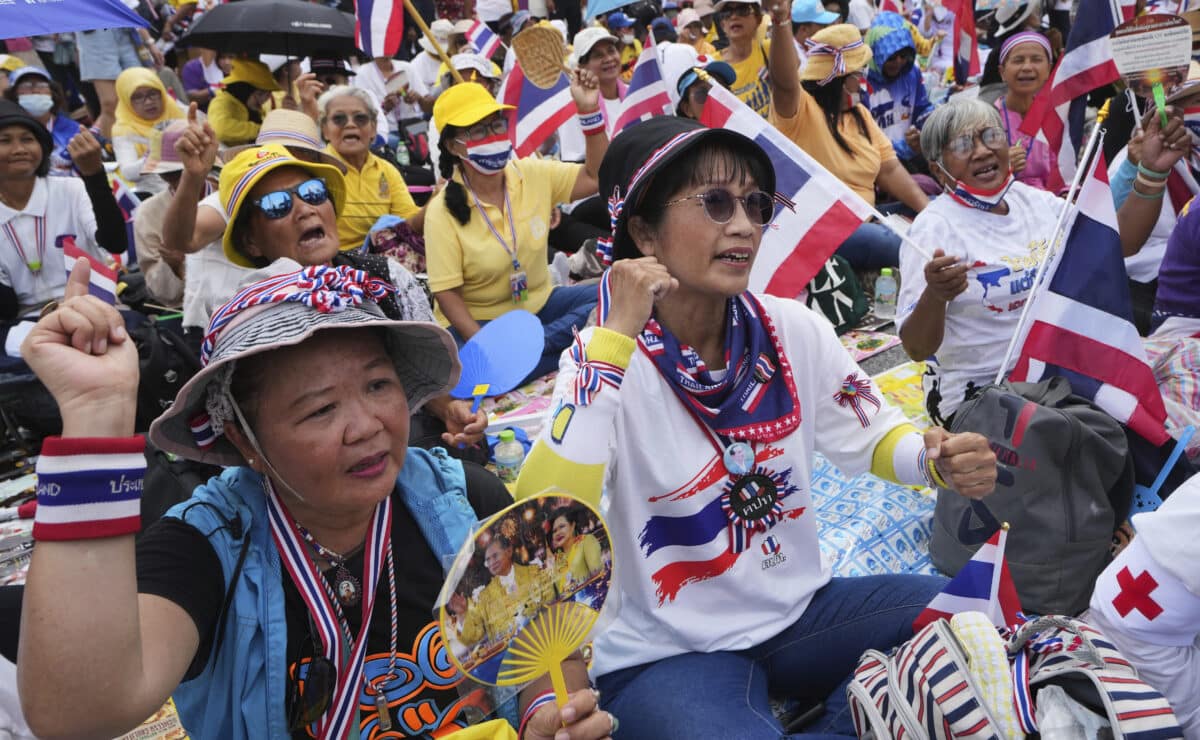 Thousands of protesters demand Thai PM's resignation