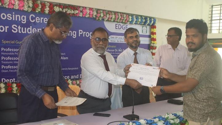 IU marks closing of 'Digital Skills for Student Training Programme'
