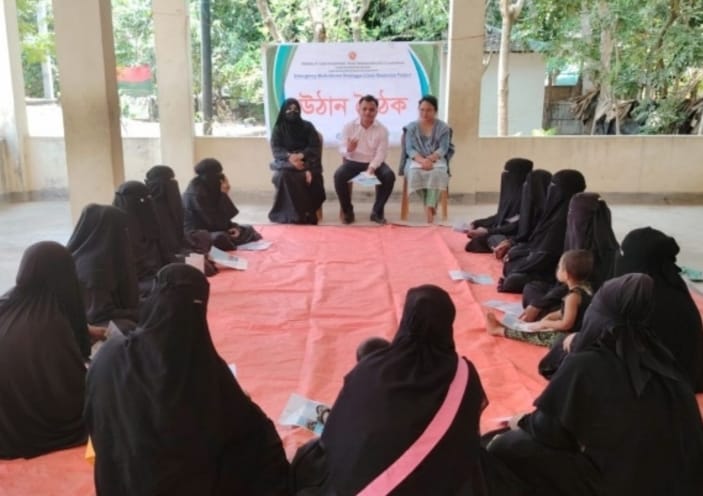Experts for enhancing women's awareness on using public infrastructures 