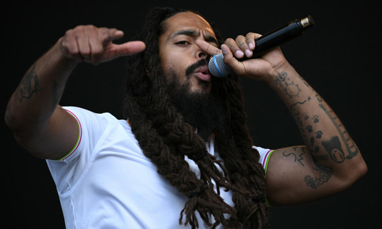 UK PM condemns 'death to the IDF' chants at Glastonbury Festival