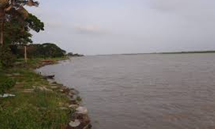 Water level in 39 rivers rises, 74 falls: FFWC