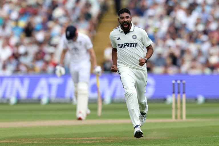 England's Smith stuns India with blistering century in second Test