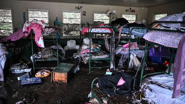 Search for missing girls as Texas flood death toll rises to 43