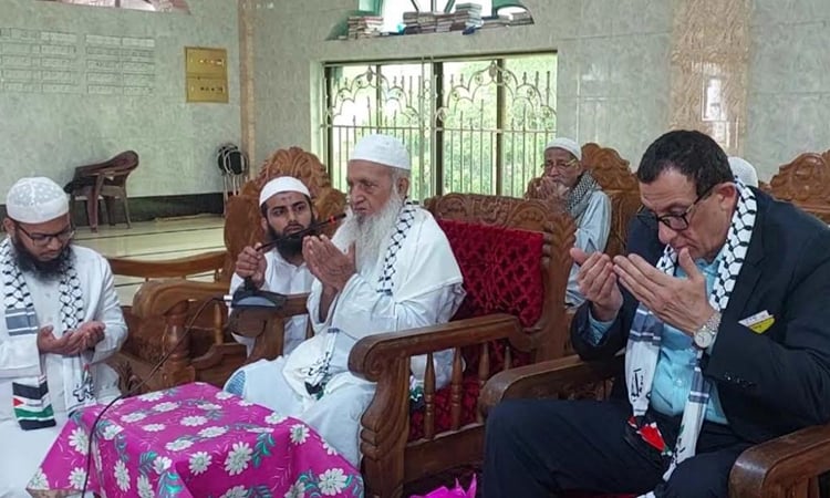 Palestinian Ambassador meets Hefazat Ameer in Fatikchhari 