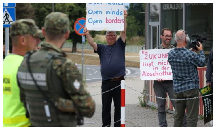 Poland vows to lift border checks if Germany does the same