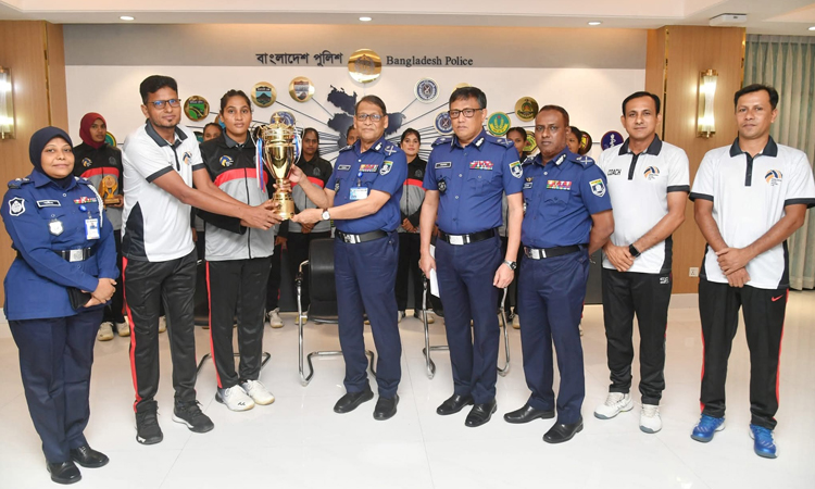 Police women volleyball team meets IGP