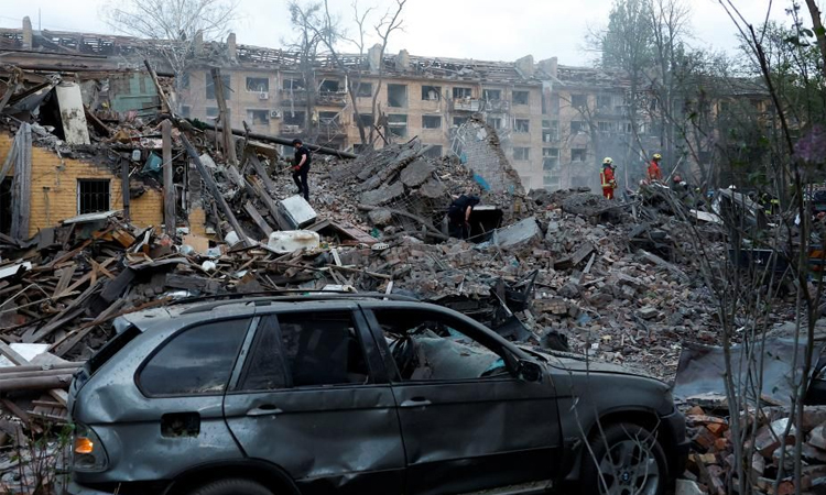 Russian attack on Kyiv wounds at least 11