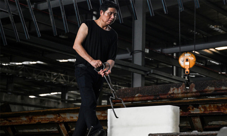 China heatwaves boost ice factory sales