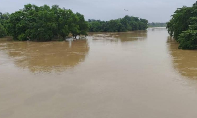 Gomti River water level rising, 583 shelters ready