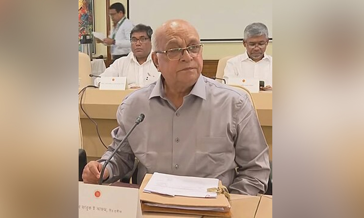 Govt considering army's involvement in flood control: Azam