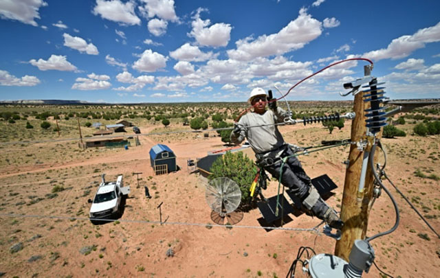 Faced with US heat waves, the Navajo push for power -- and A/C