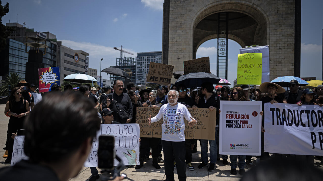 Mexican voice actors demand regulation on AI voice cloning