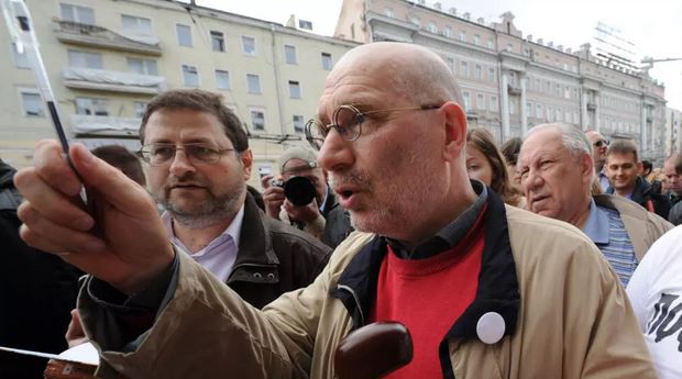 Russia orders jailing of exiled writer Boris Akunin