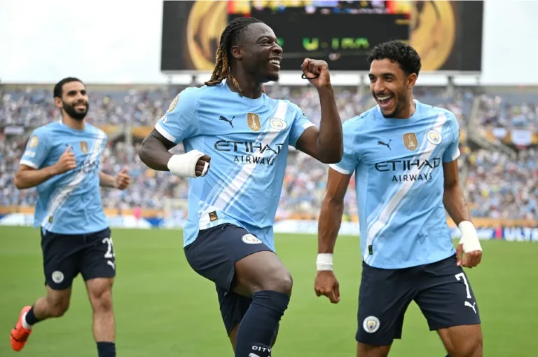 Man City sign kit deal worth reported £1 billion