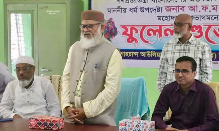 English should also be practiced in madrasas alongside Arabic: Khalid
