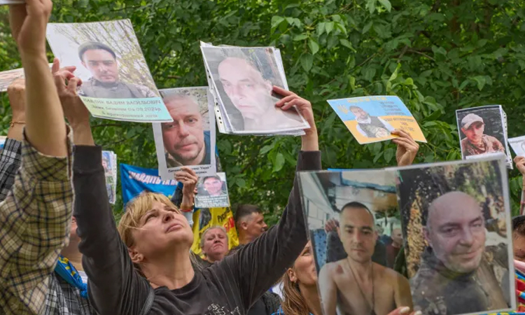 Russia hands Ukraine bodies of 1,000 killed soldie