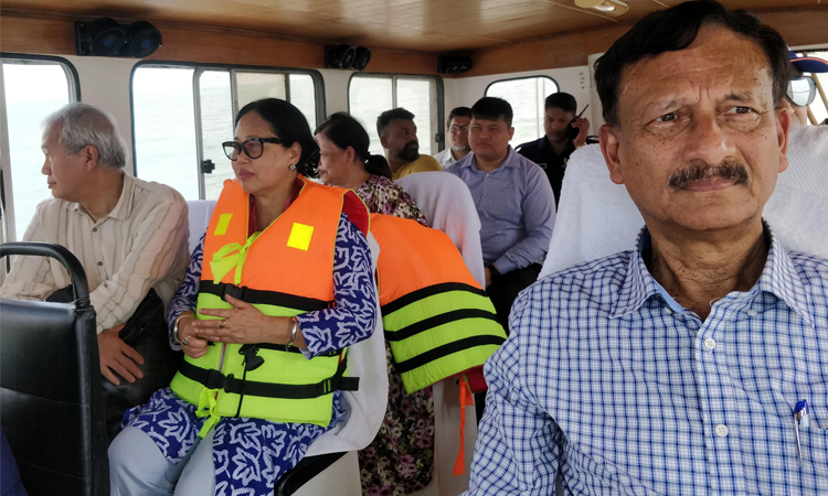 Two advisers exchange views for development of Kaptai Lake