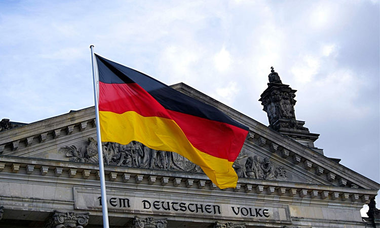 Germany says will only back Syria govt if prevents persecution