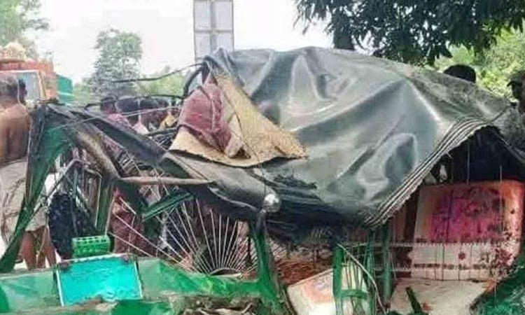 Four killed in Gazipur road accident