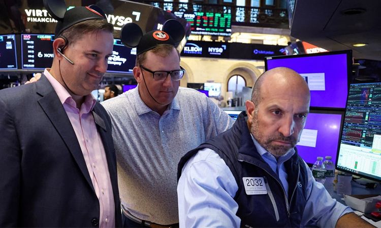 Stocks consolidate after bumper week buoyed by resilient US economy