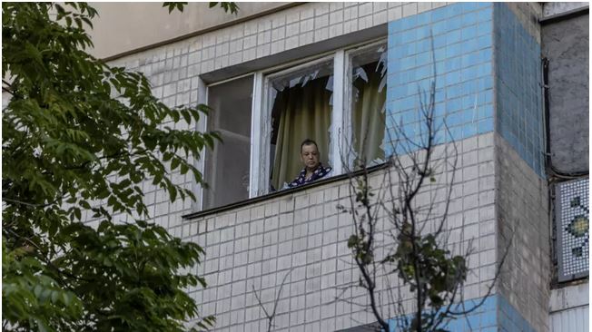 Russian strikes kill three across Ukraine
