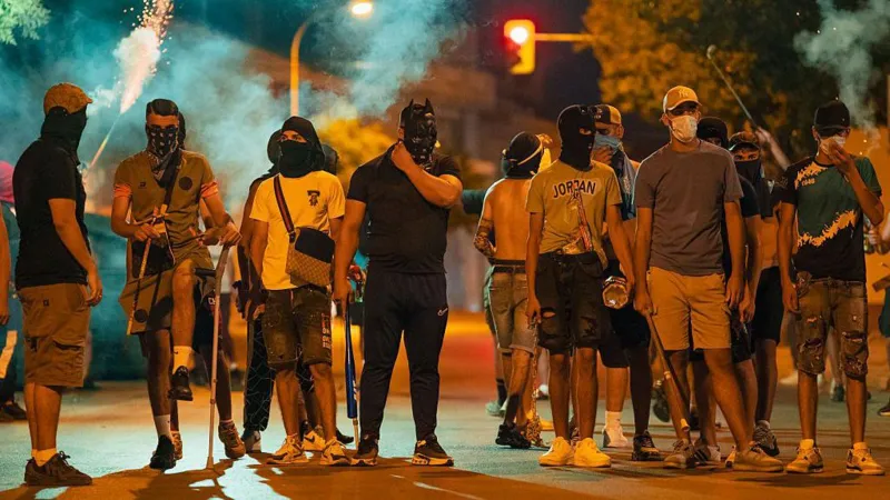 Masked rioters attack highway in France