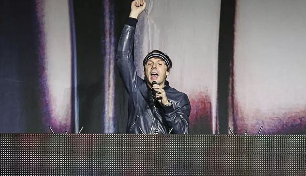 Martin Solveig bids goodbye to DJing at retirement gig